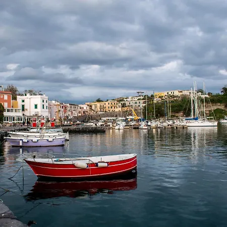Ultreya Procida